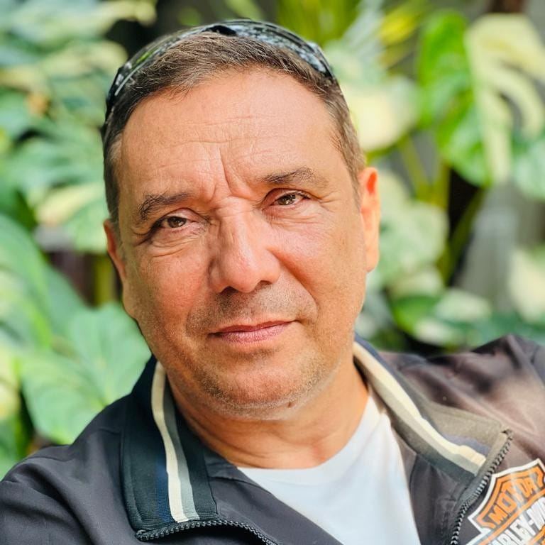 Christophe Fischer créateur du site Plantes & Champignons spécialisé en plantes médicinales et soins naturels